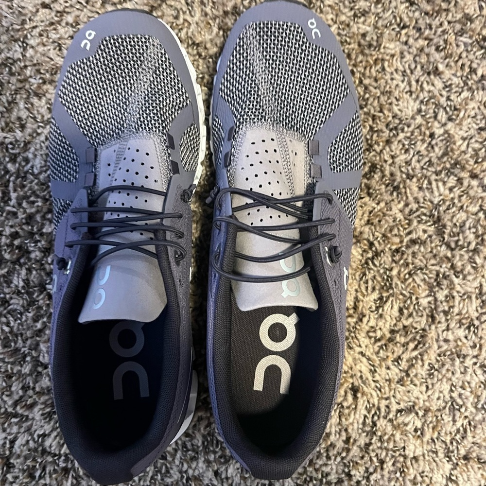 On Cloud 5 slip on shoes